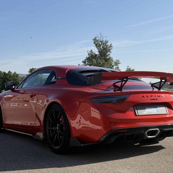 A110S Rajouts Race et bas de caisse Race / aileron EVO / lame EVO / écopes d’ailes en carbone et lunette arrière en carbone par BDA RACING